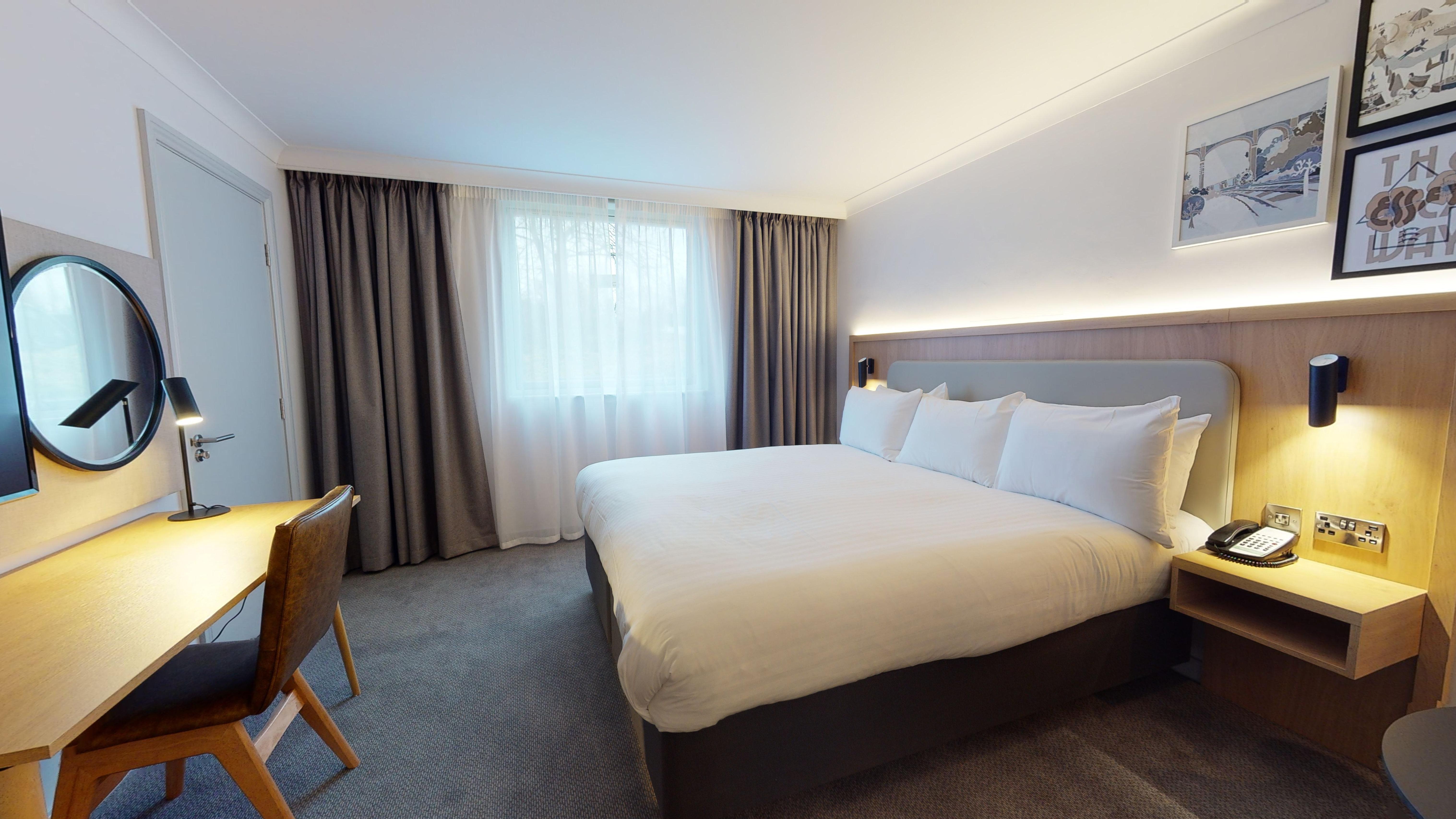 Holiday Inn Brentwood By Ihg Exteriör bild