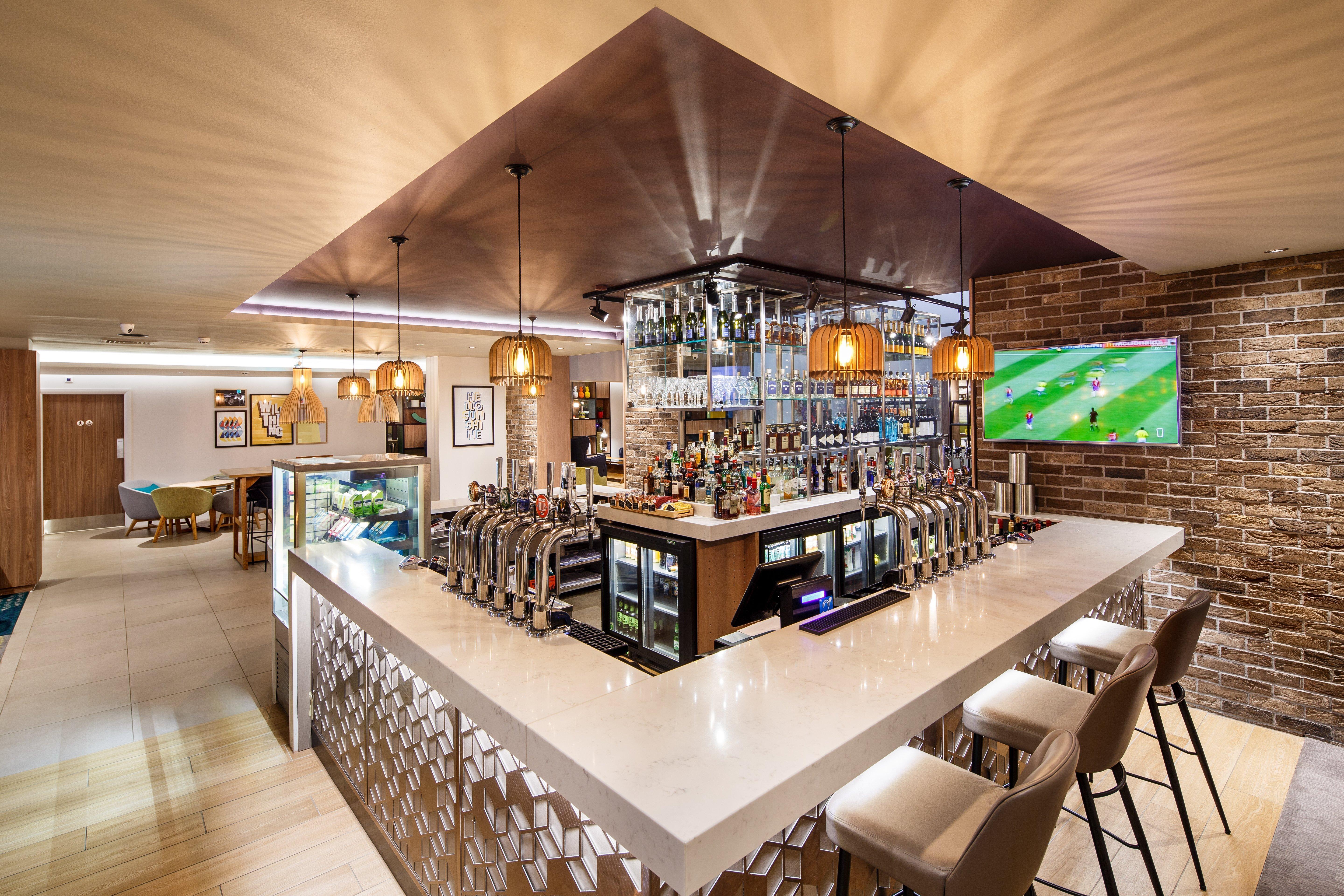 Holiday Inn Brentwood By Ihg Exteriör bild