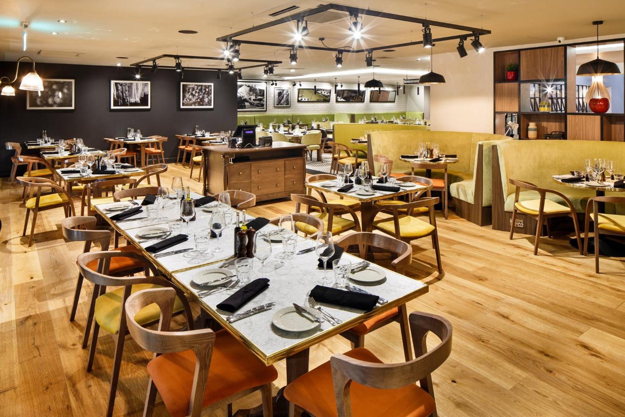 Holiday Inn Brentwood By Ihg Exteriör bild