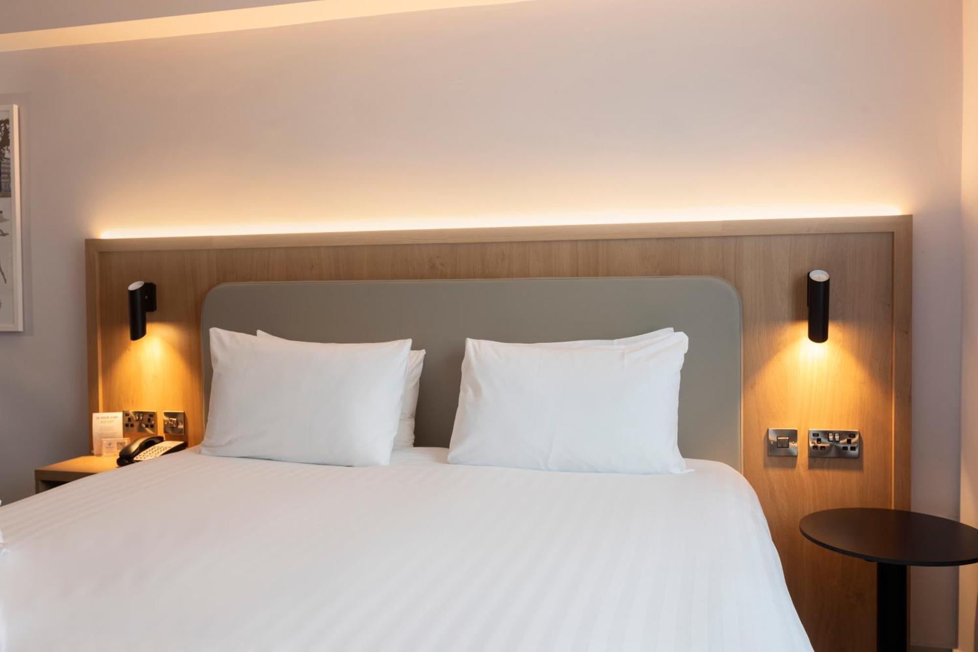 Holiday Inn Brentwood By Ihg Exteriör bild