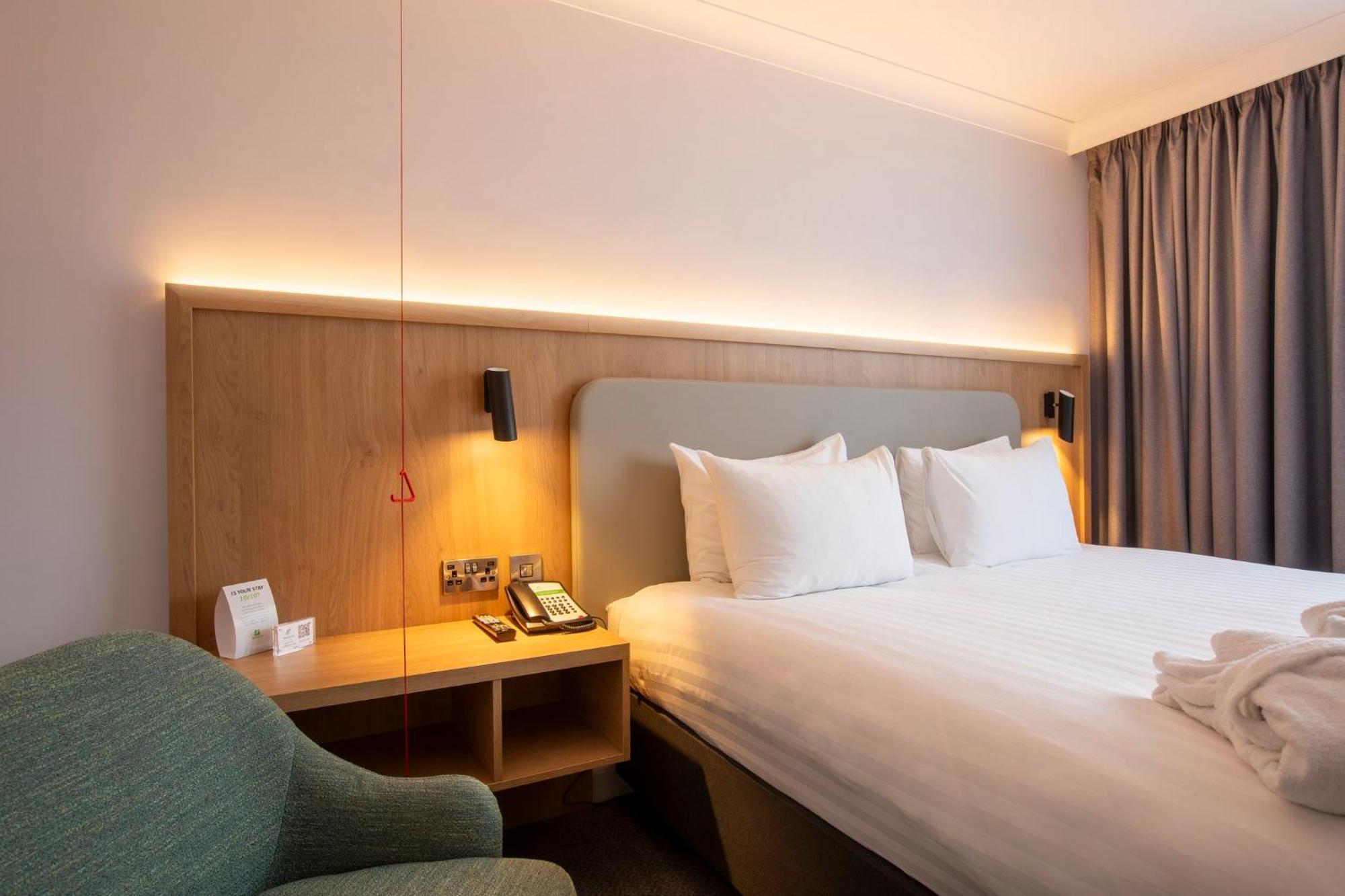 Holiday Inn Brentwood By Ihg Exteriör bild