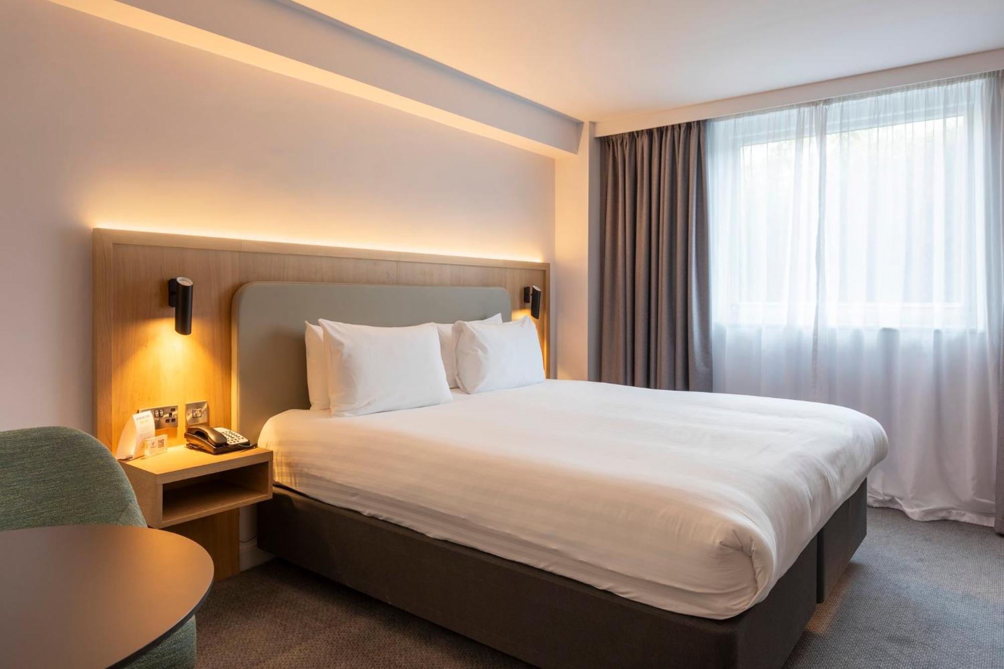 Holiday Inn Brentwood By Ihg Exteriör bild