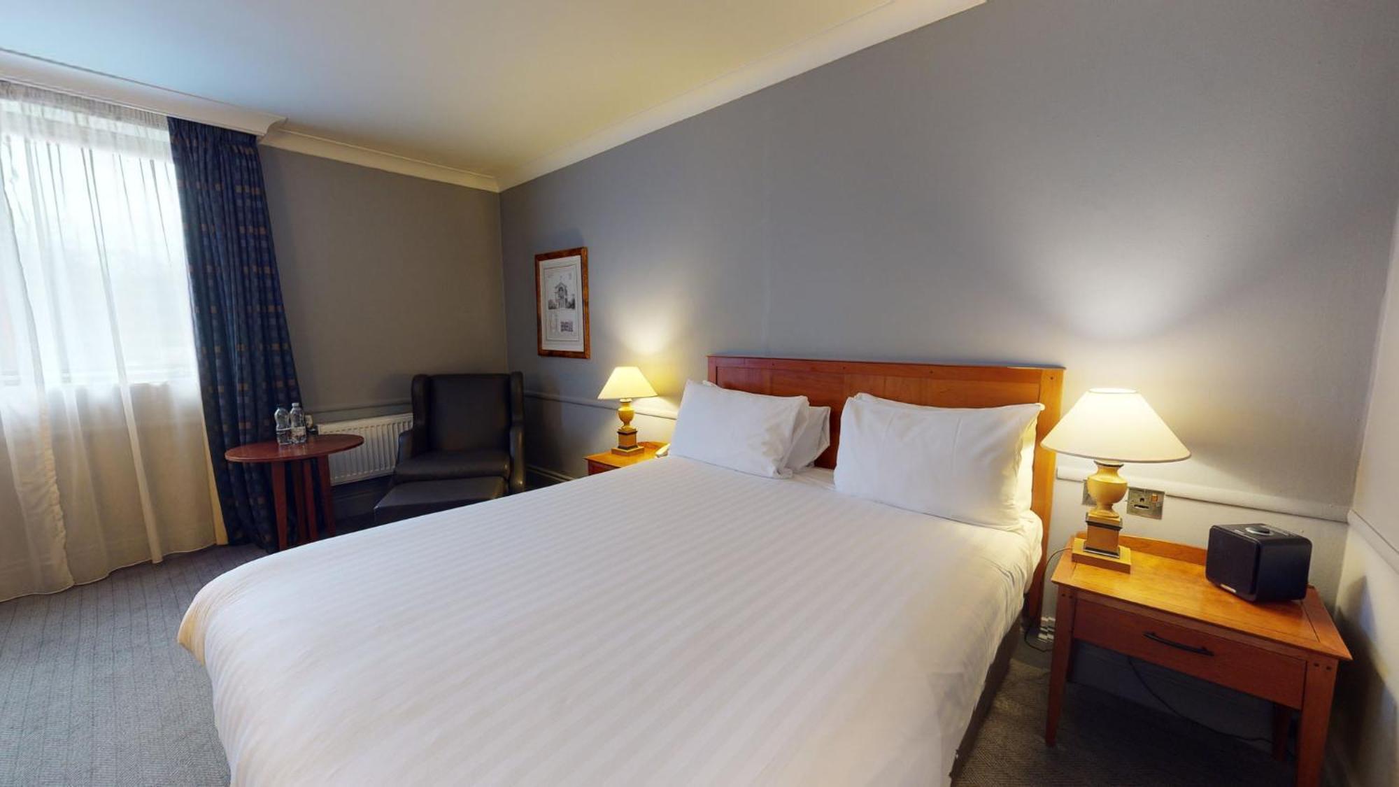 Holiday Inn Brentwood By Ihg Exteriör bild