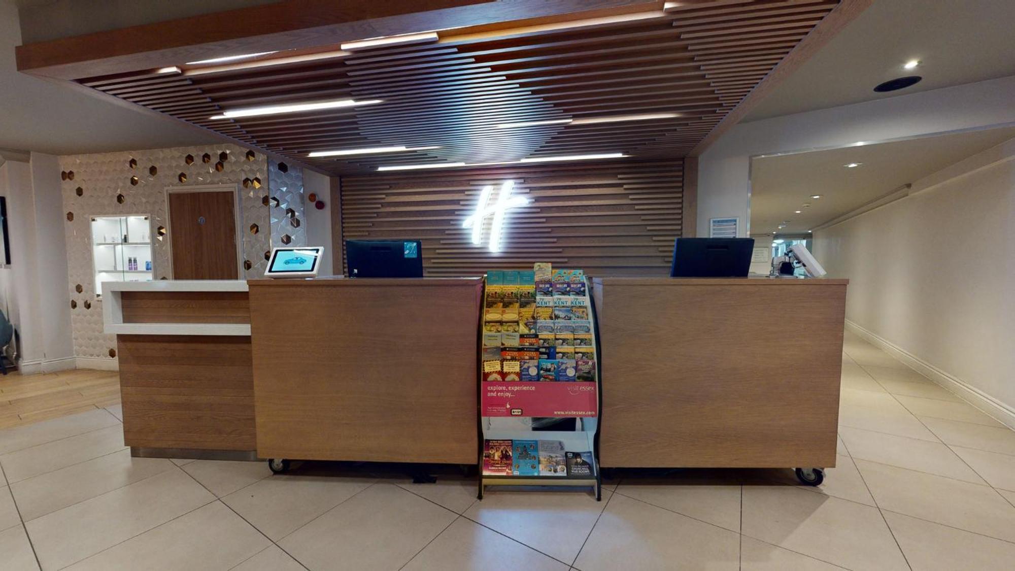 Holiday Inn Brentwood By Ihg Exteriör bild