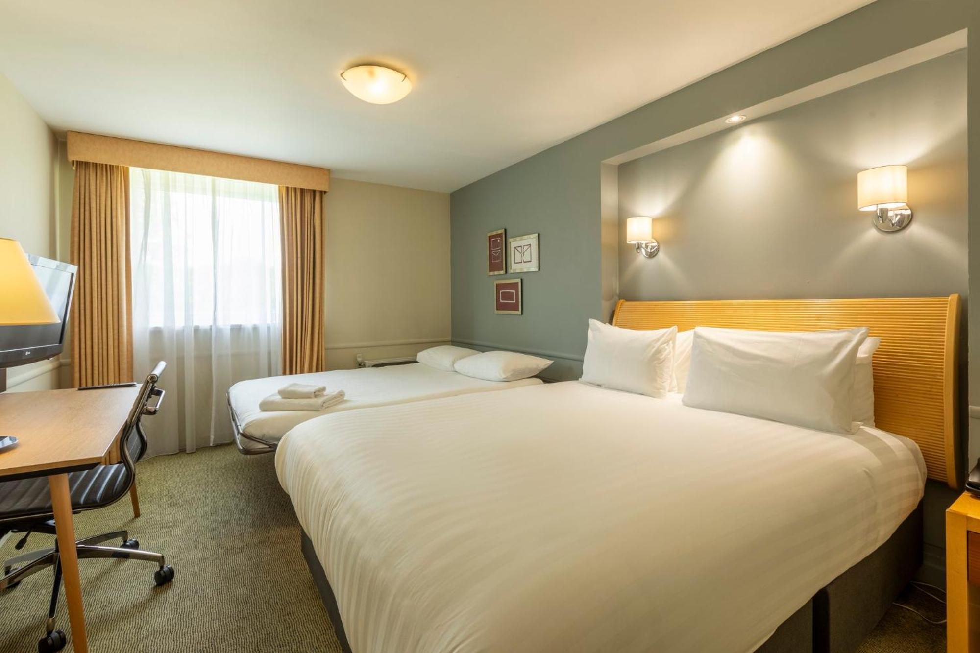 Holiday Inn Brentwood By Ihg Exteriör bild