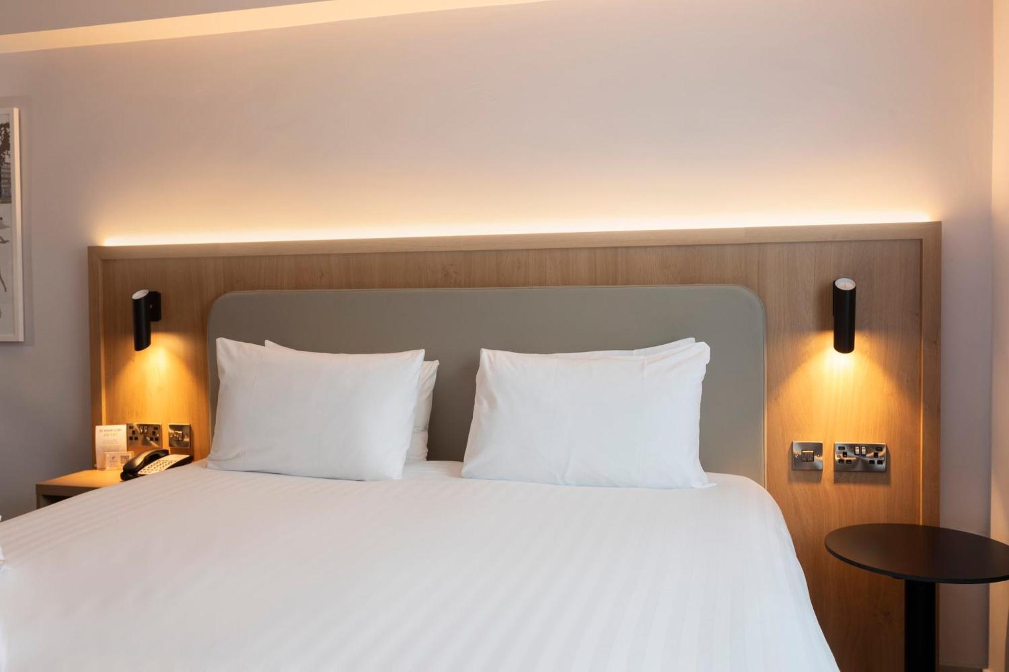 Holiday Inn Brentwood By Ihg Exteriör bild